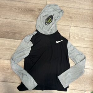 Nike long sleeve athletic tee size large. New!